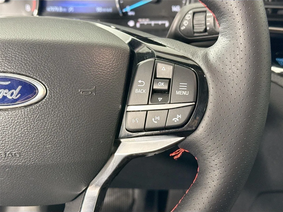 2023 Ford Explorer ST-Line thumbnail 18