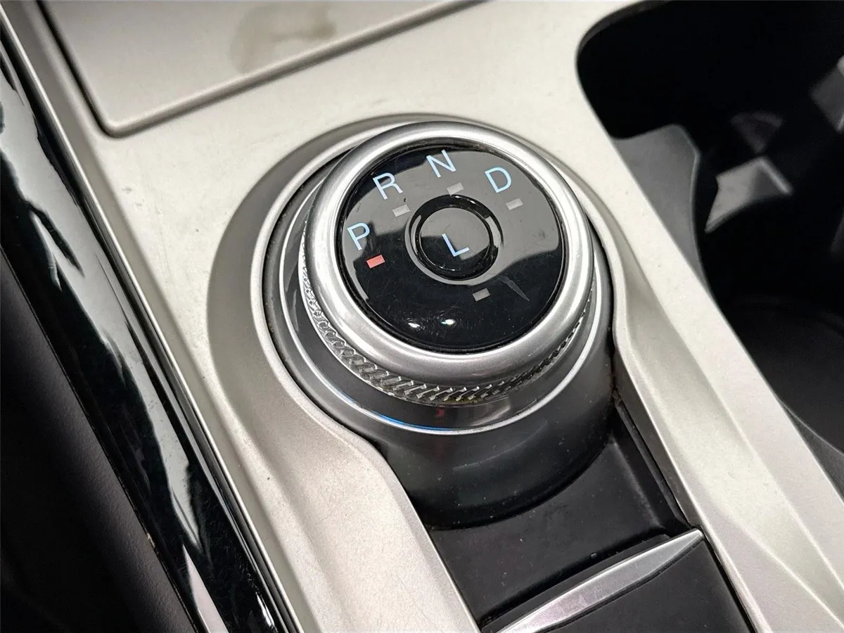 2023 Ford Explorer ST-Line thumbnail 24