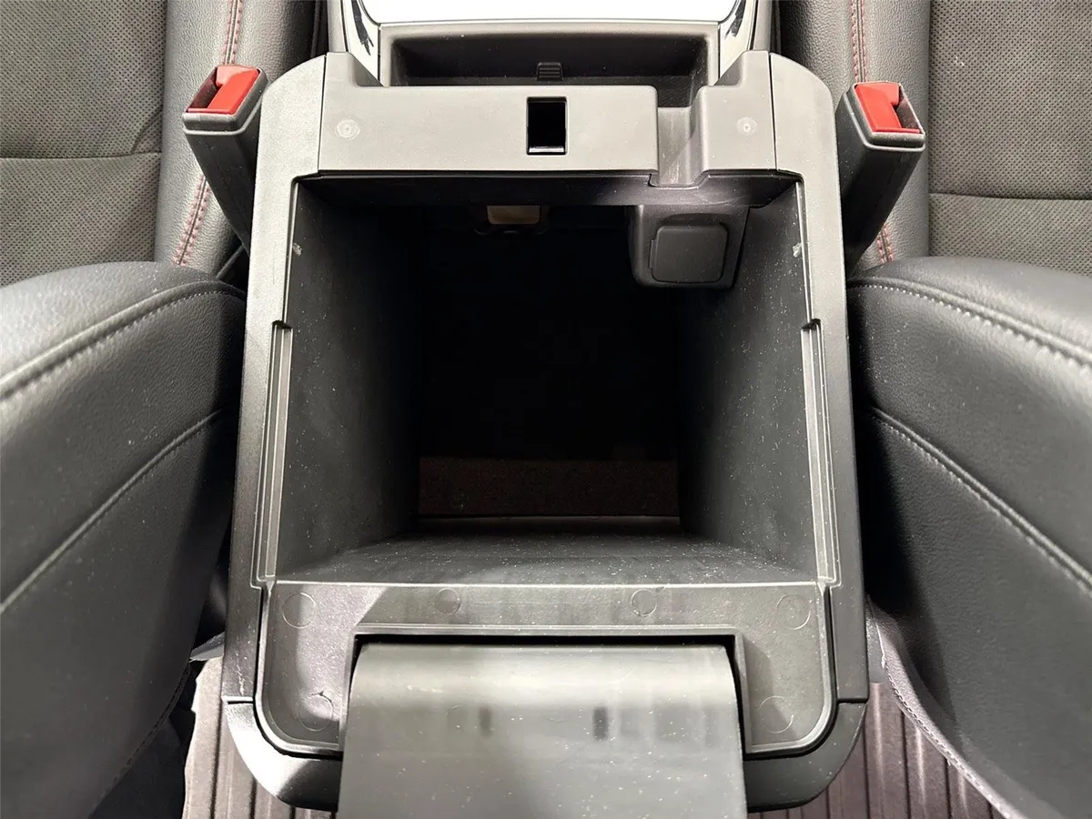 2023 Ford Explorer ST-Line thumbnail 31