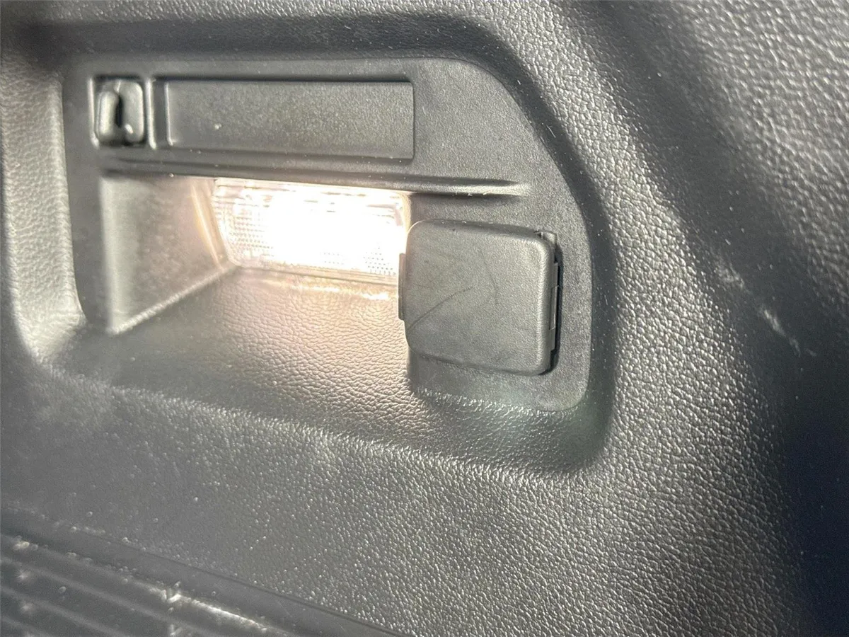 2023 Ford Explorer ST-Line thumbnail 37