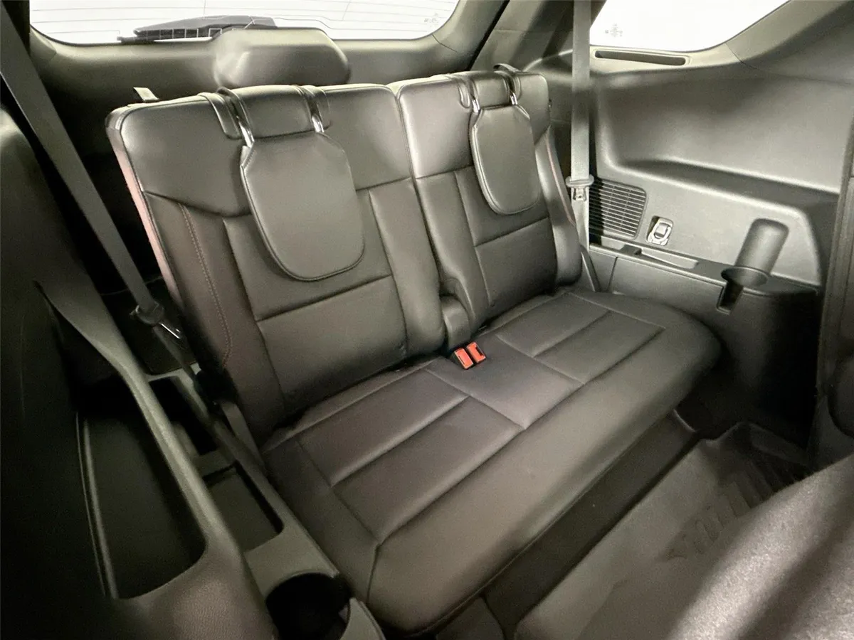 2023 Ford Explorer ST-Line thumbnail 39