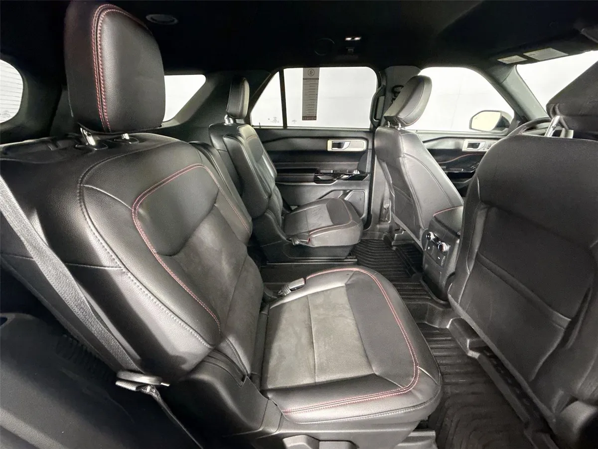 2023 Ford Explorer ST-Line thumbnail 40