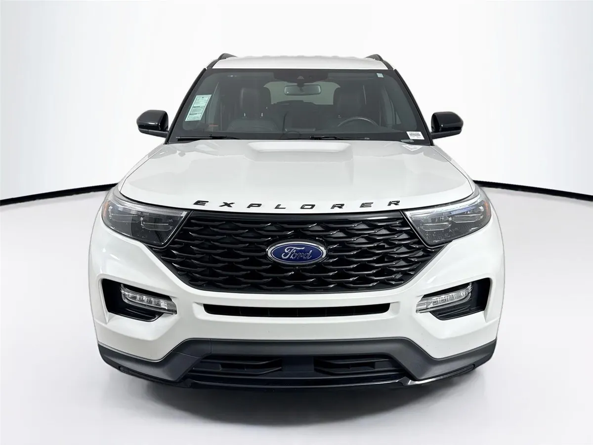 2023 Ford Explorer ST-Line thumbnail 8