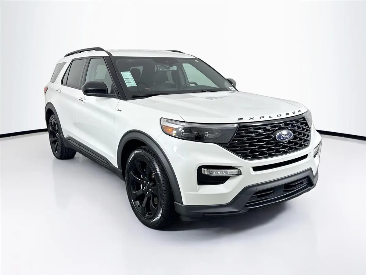 2023 Ford Explorer ST-Line thumbnail 9