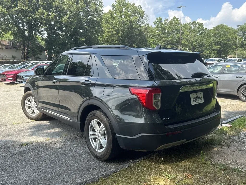 2023 Ford Explorer XLT thumbnail 5