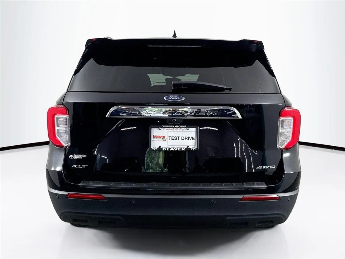 2023 Ford Explorer XLT thumbnail 11