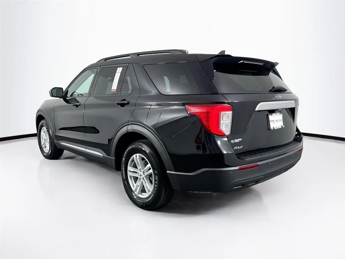 2023 Ford Explorer XLT thumbnail 12