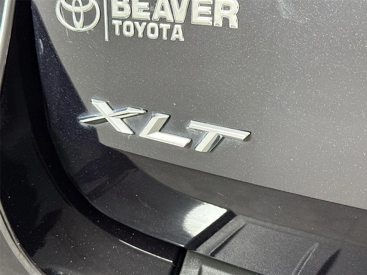 2023 Ford Explorer XLT thumbnail 14