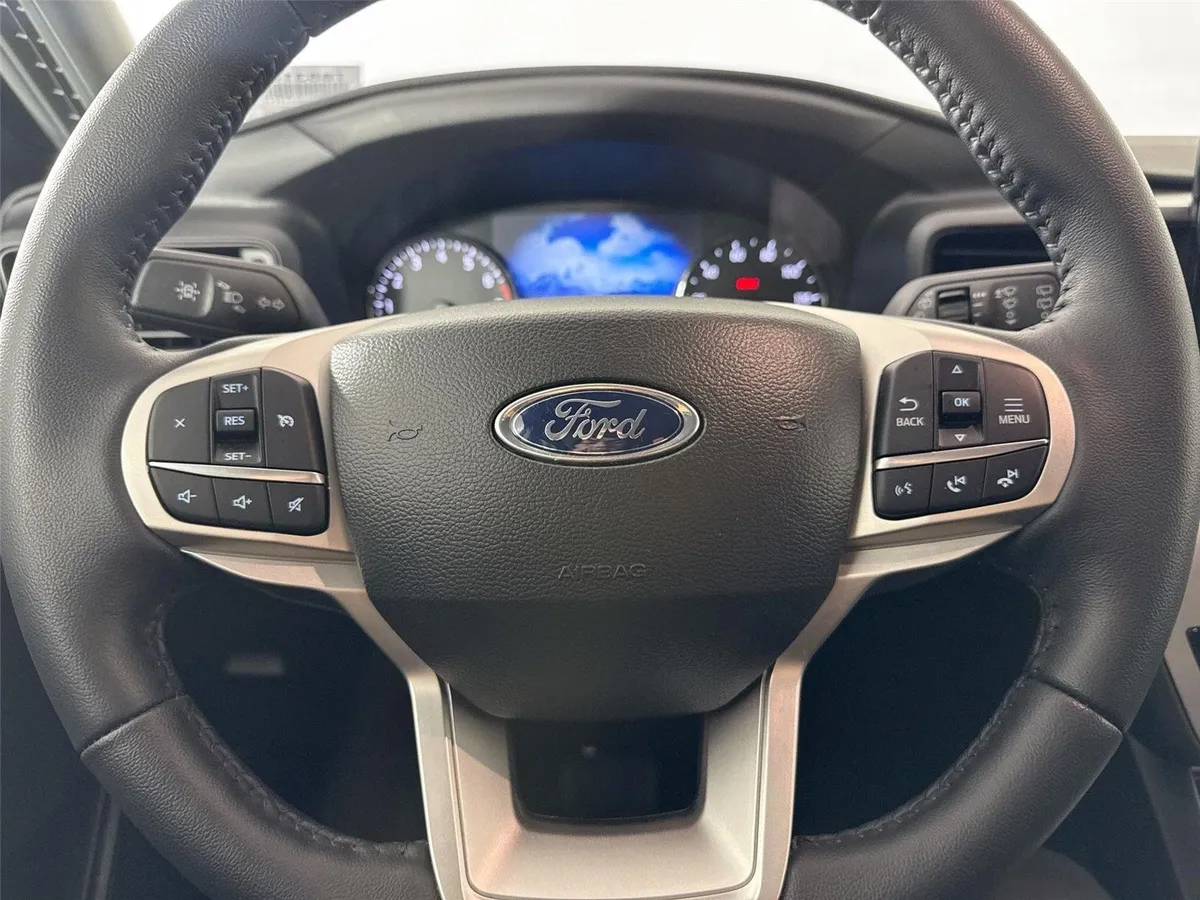 2023 Ford Explorer XLT thumbnail 16