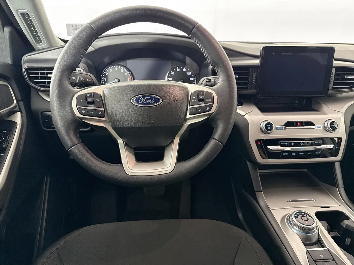 2023 Ford Explorer XLT thumbnail 29