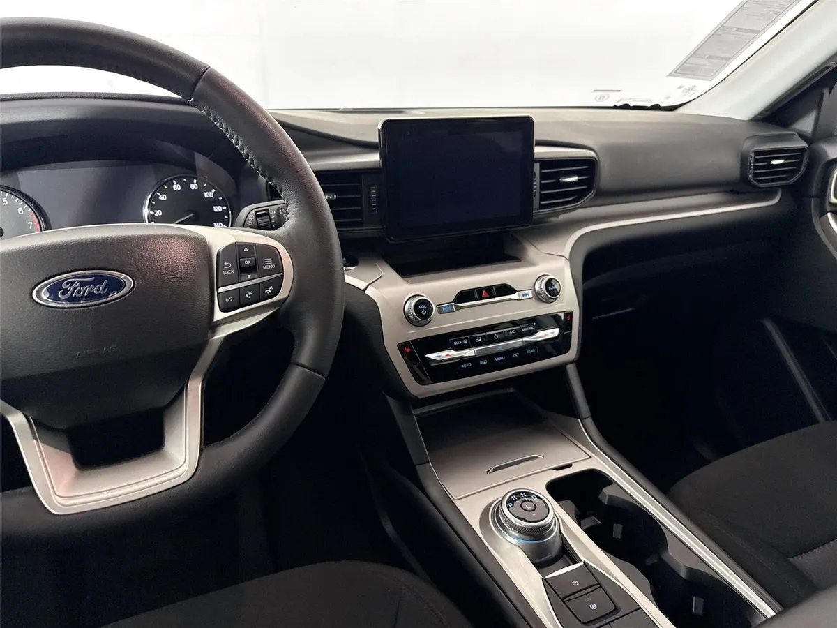 2023 Ford Explorer XLT thumbnail 30