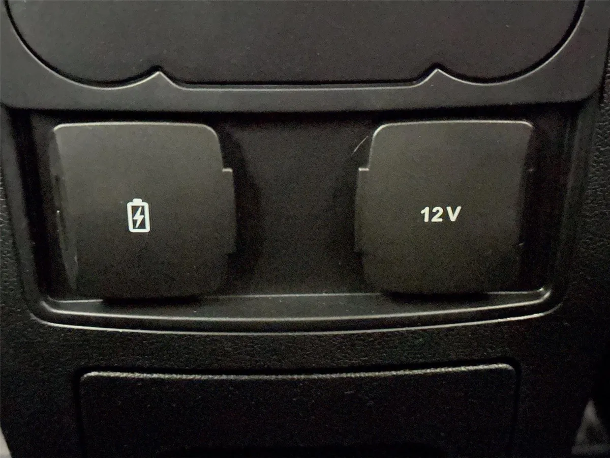 2023 Ford Explorer XLT thumbnail 34