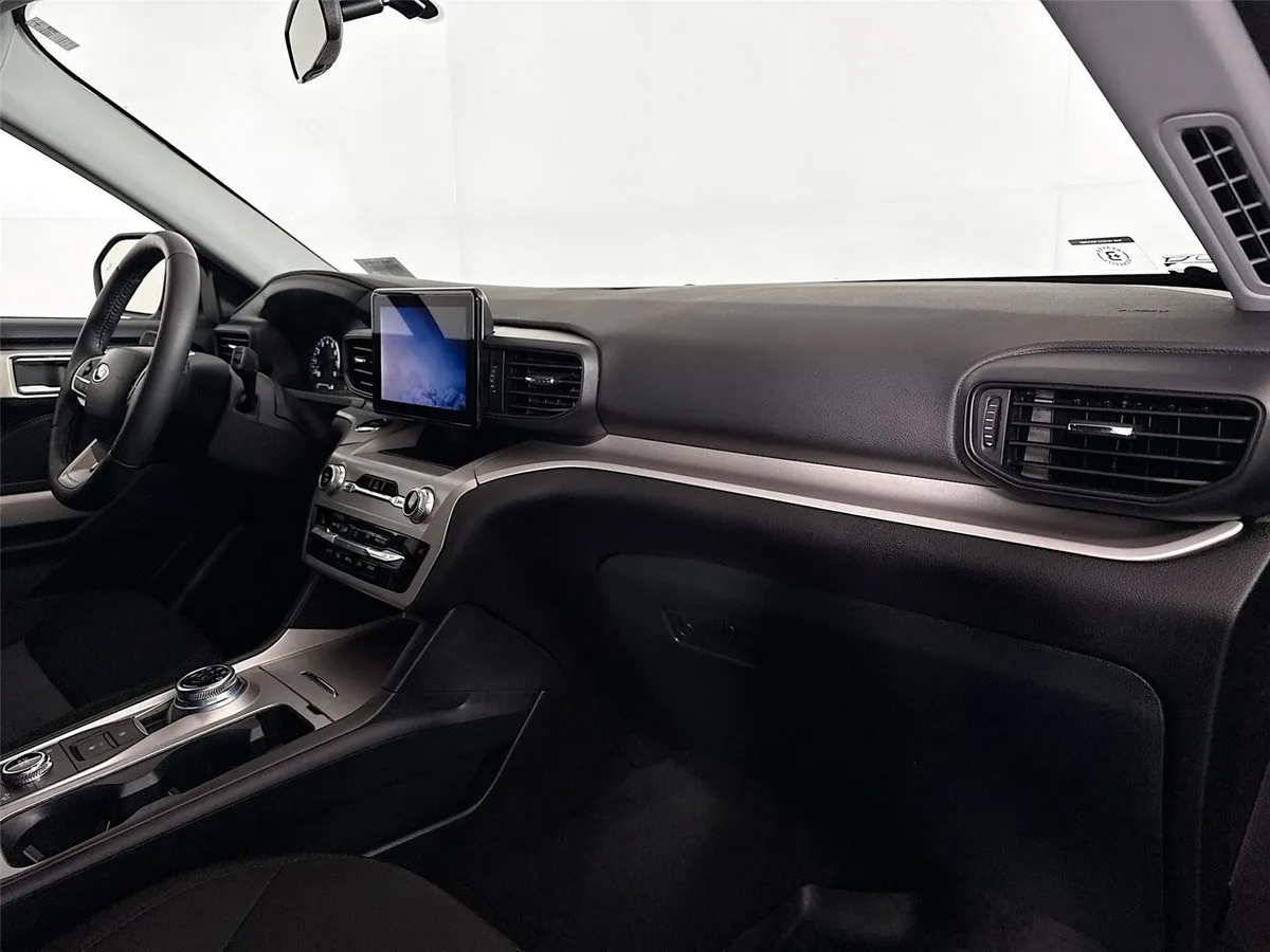 2023 Ford Explorer XLT thumbnail 40