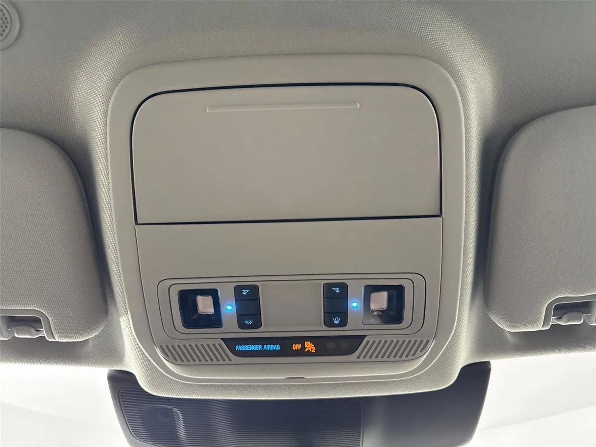 2023 Ford Explorer XLT thumbnail 6