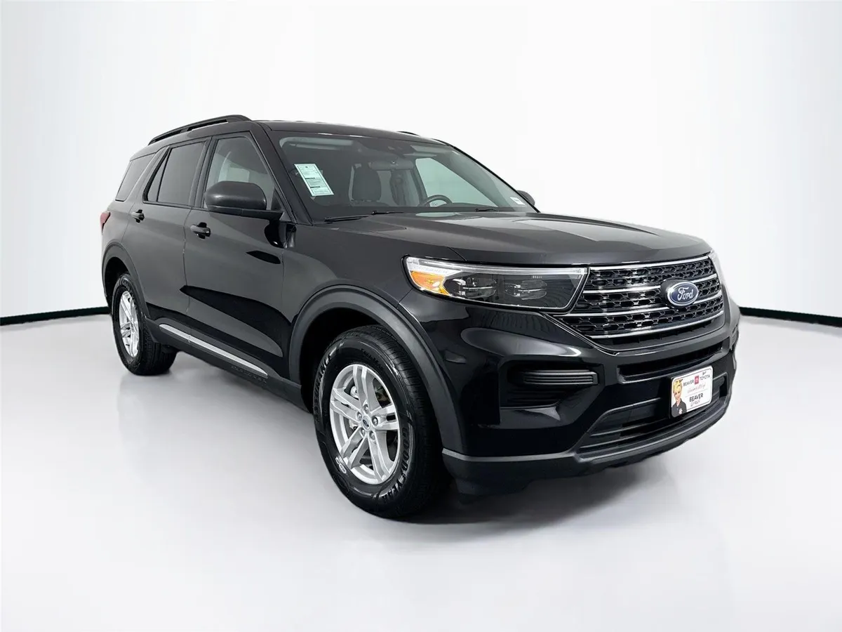 2023 Ford Explorer XLT thumbnail 9