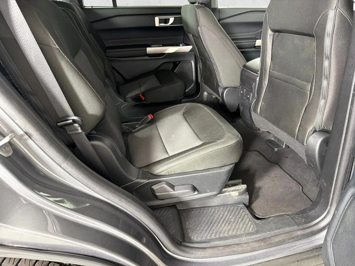 2023 Ford Explorer XLT thumbnail 15
