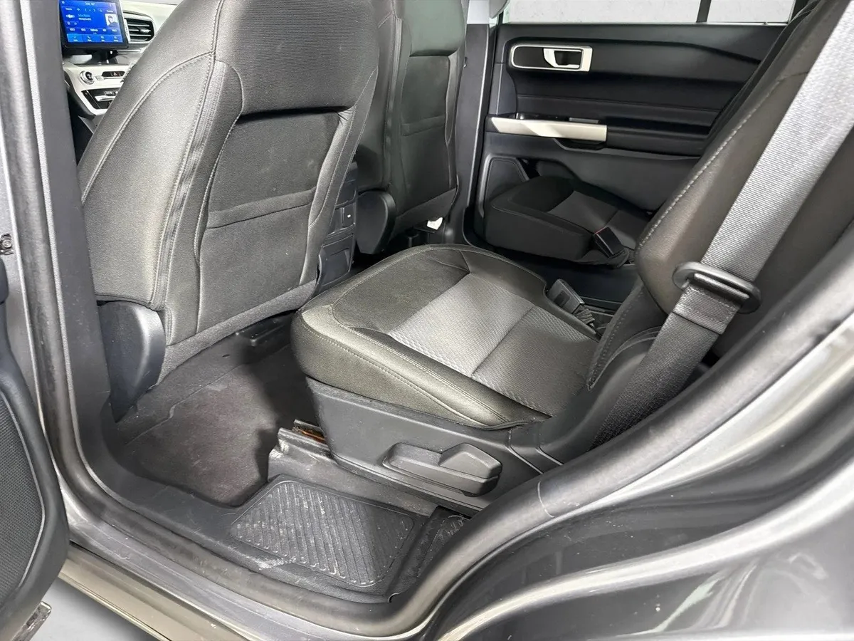 2023 Ford Explorer XLT thumbnail 21