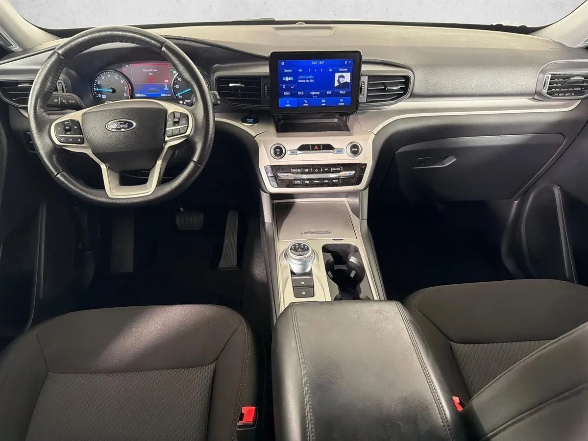 2023 Ford Explorer XLT thumbnail 23