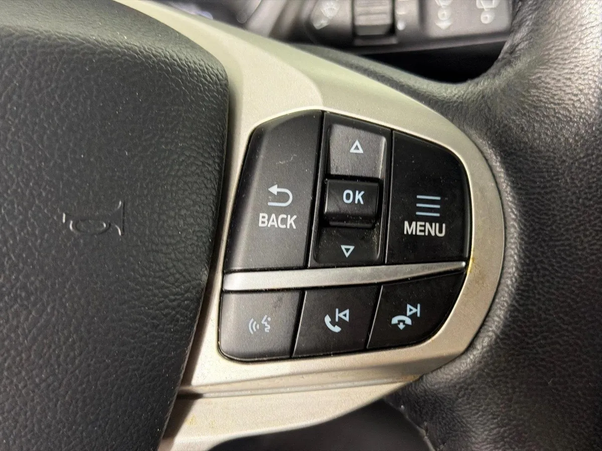 2023 Ford Explorer XLT thumbnail 26