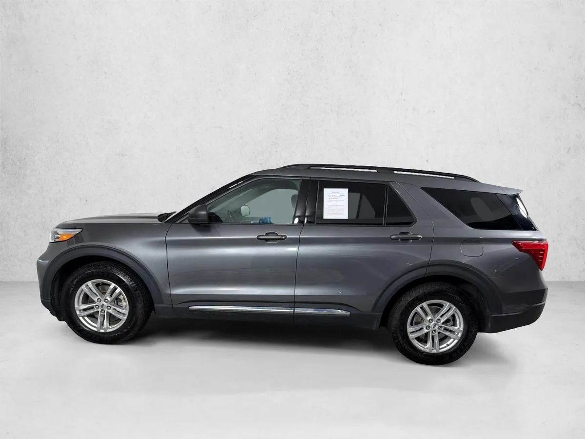2023 Ford Explorer XLT thumbnail 6