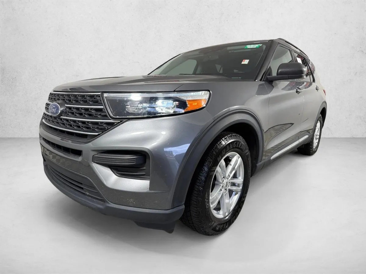 2023 Ford Explorer XLT thumbnail 7