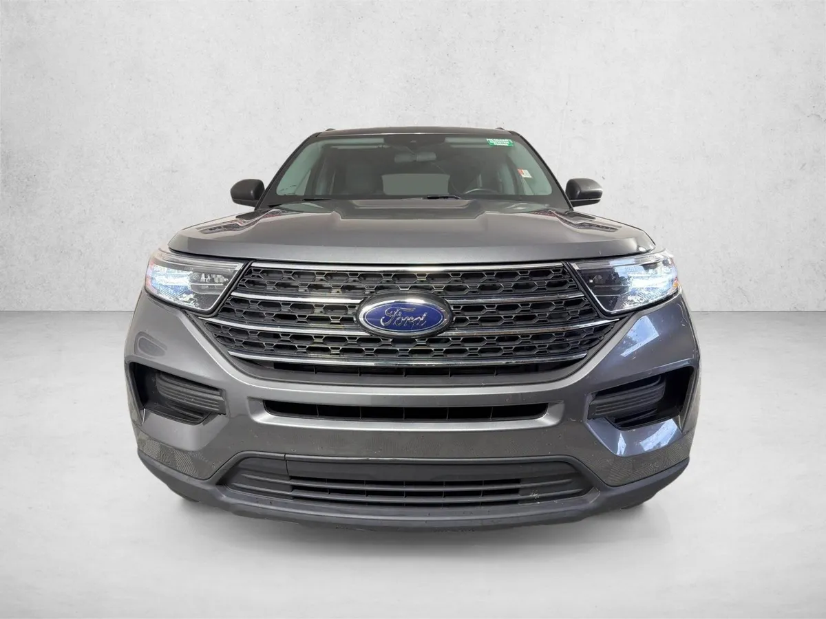2023 Ford Explorer XLT thumbnail 8