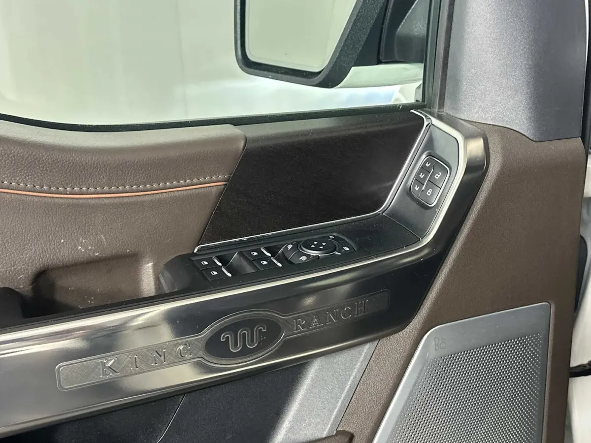 2023 Ford F-150 King Ranch thumbnail 11