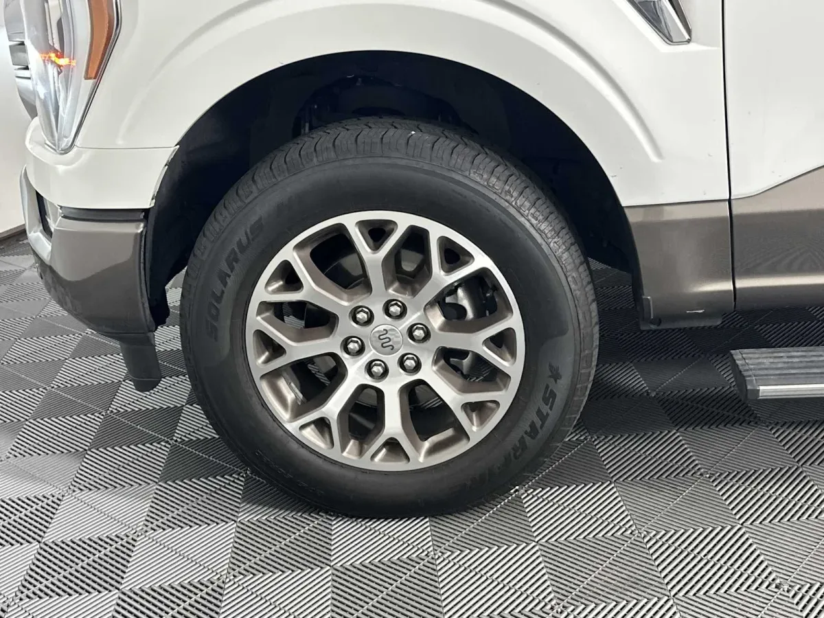 2023 Ford F-150 King Ranch thumbnail 12
