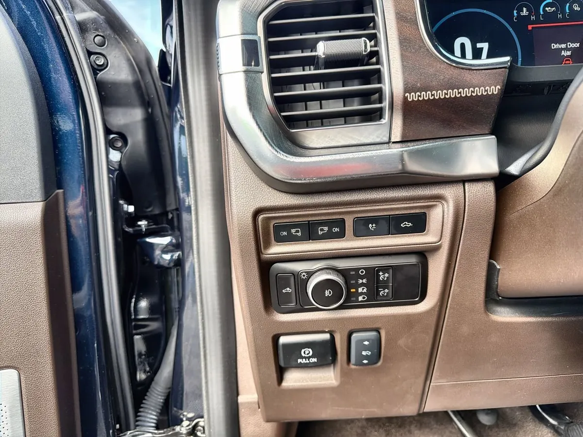 2023 Ford F-150 King Ranch thumbnail 15