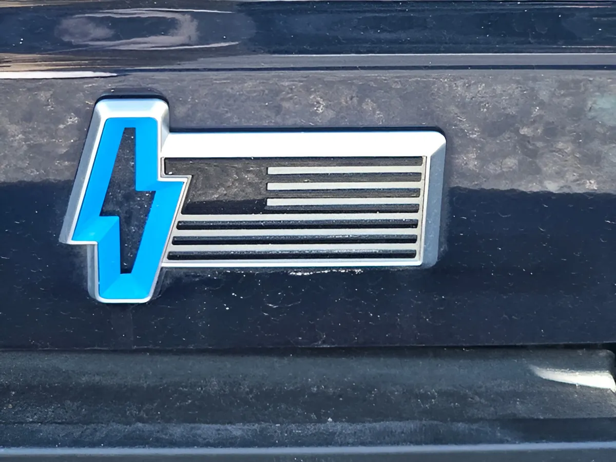 2023 Ford F-150 Lightning LARIAT thumbnail 27