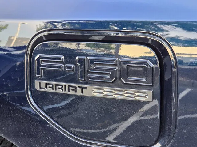 2023 Ford F-150 Lightning LARIAT thumbnail 28
