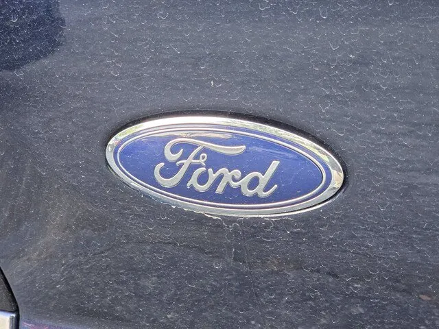 2023 Ford F-150 Lightning LARIAT thumbnail 31