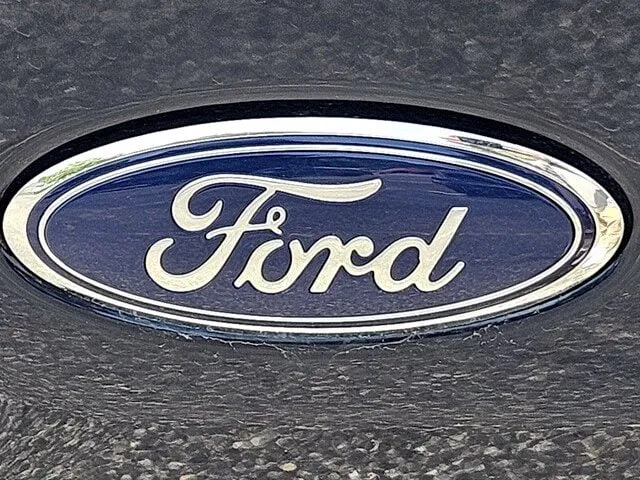 2023 Ford F-150 Lightning LARIAT thumbnail 32