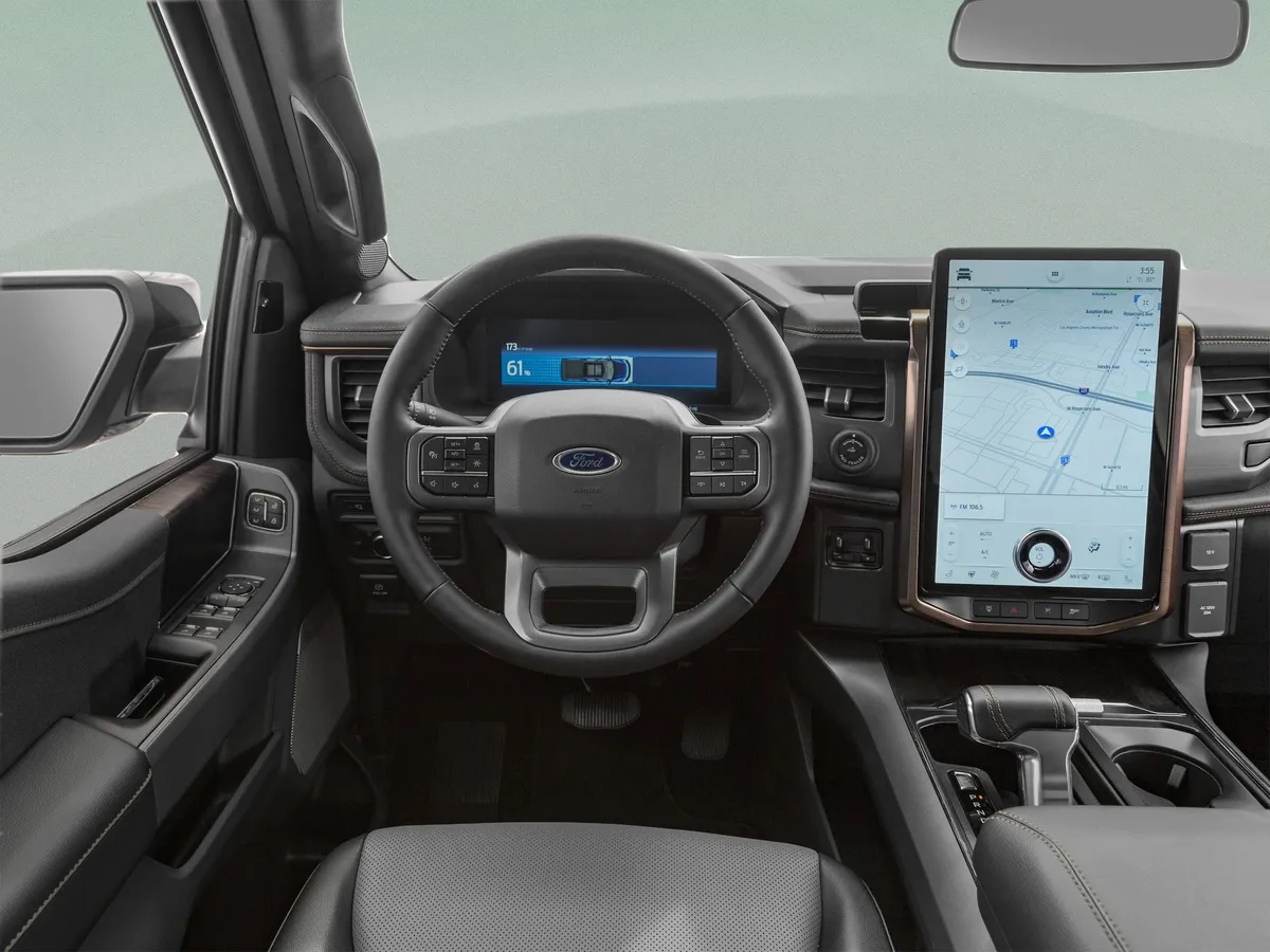 2023 Ford F-150 Lightning LARIAT thumbnail 41
