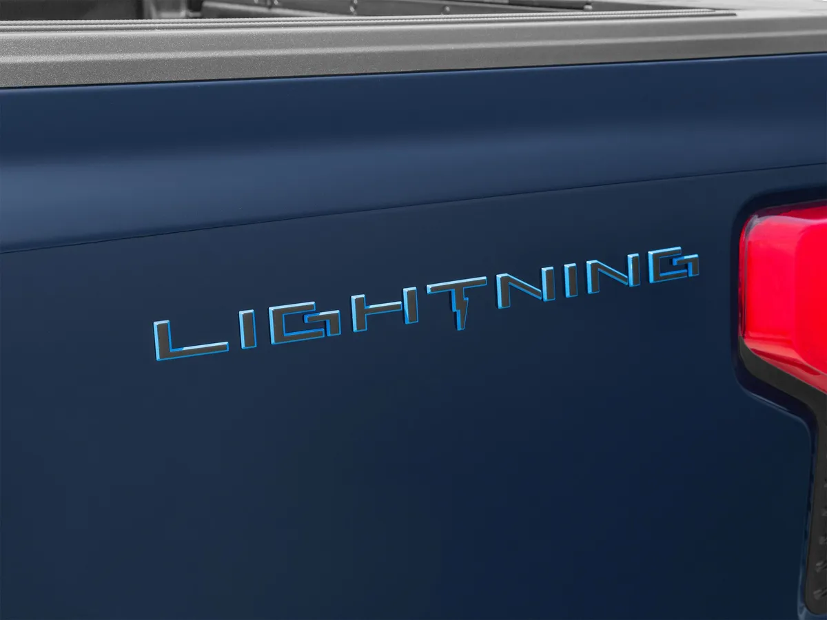 2023 Ford F-150 Lightning LARIAT thumbnail 55