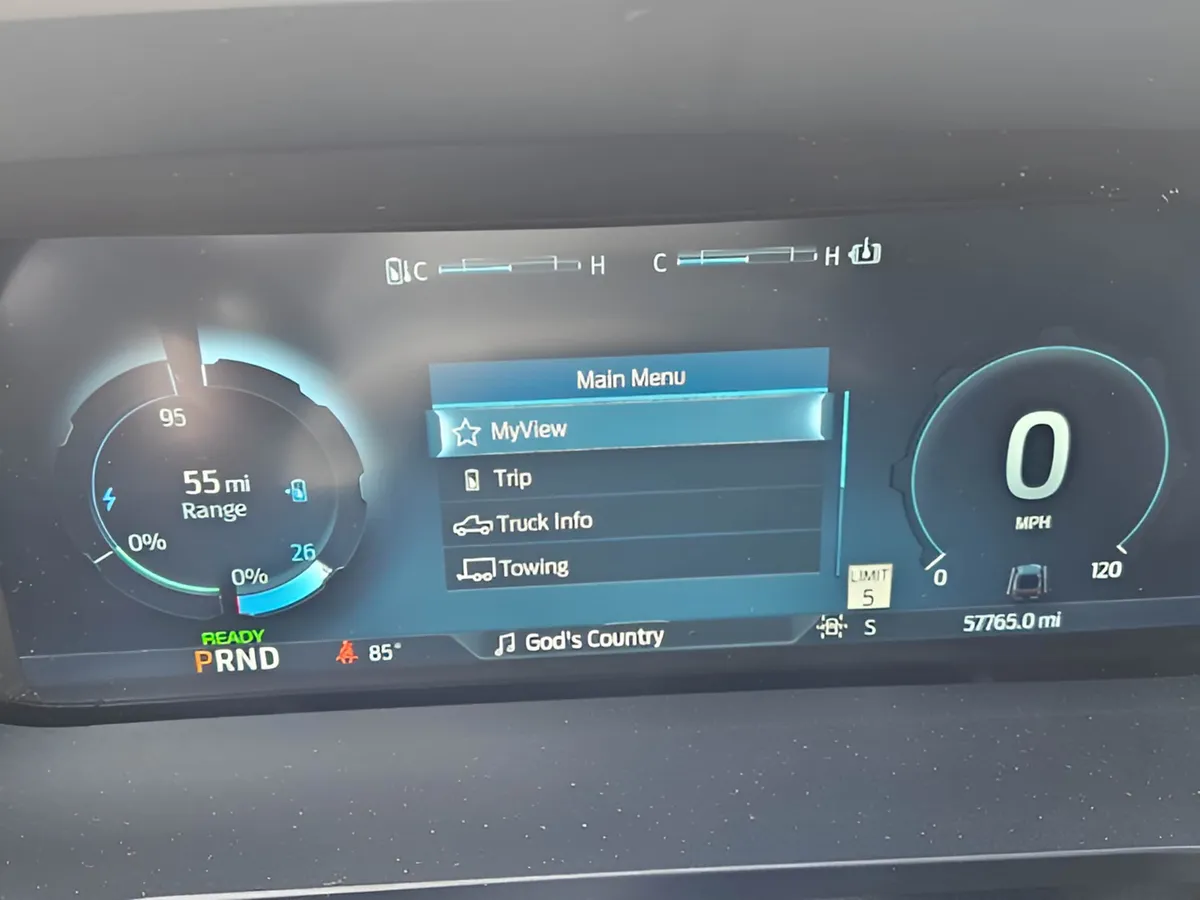 2023 Ford F-150 Lightning LARIAT thumbnail 6
