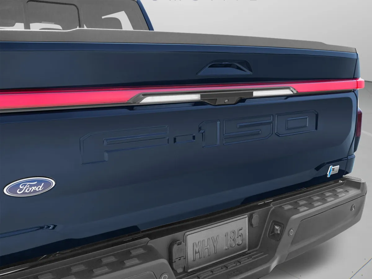 2023 Ford F-150 Lightning LARIAT thumbnail 60