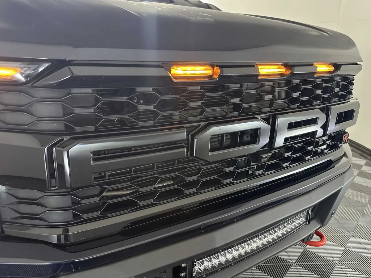 2023 Ford F-150 Raptor thumbnail 13