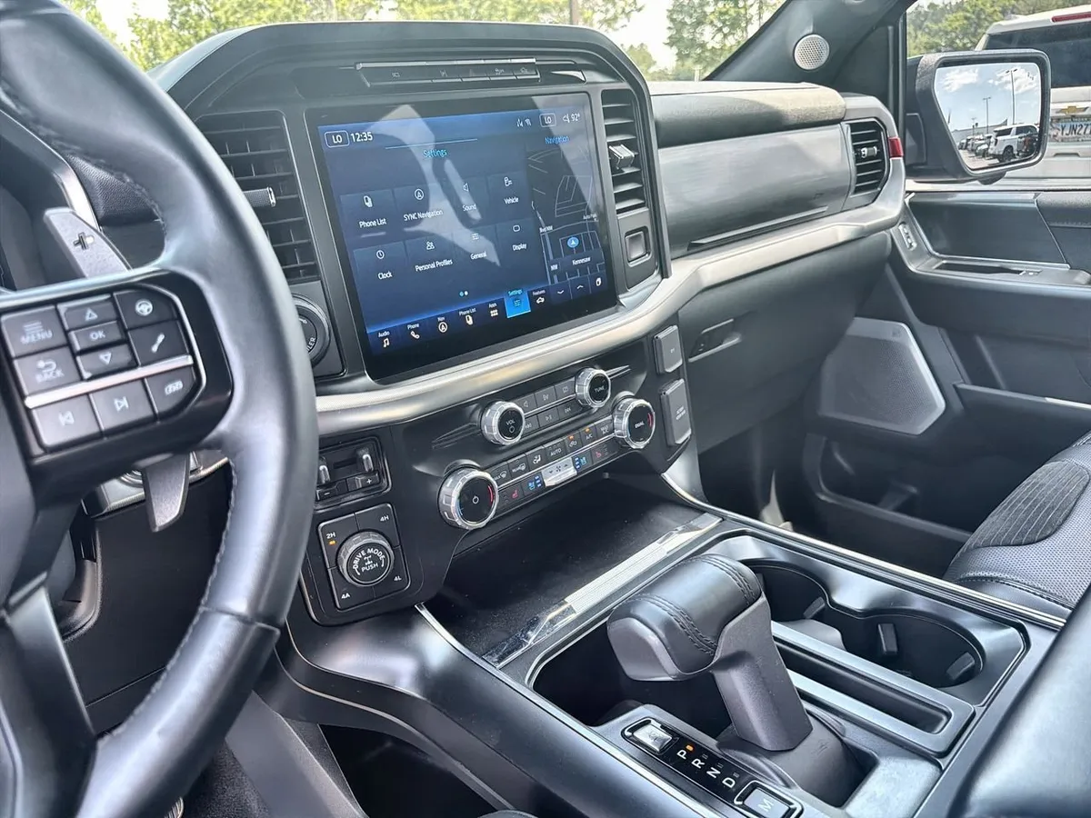 2023 Ford F-150 Raptor thumbnail 11