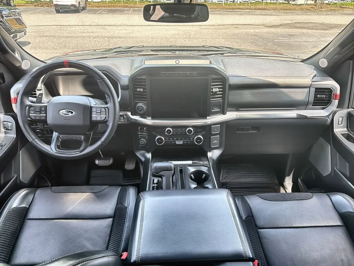 2023 Ford F-150 Raptor thumbnail 17