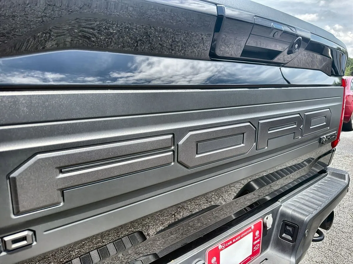 2023 Ford F-150 Raptor thumbnail 26