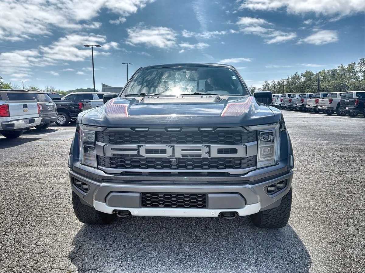 2023 Ford F-150 Raptor thumbnail 3
