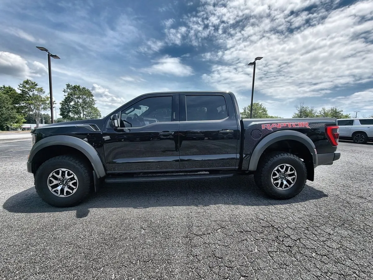 2023 Ford F-150 Raptor thumbnail 5