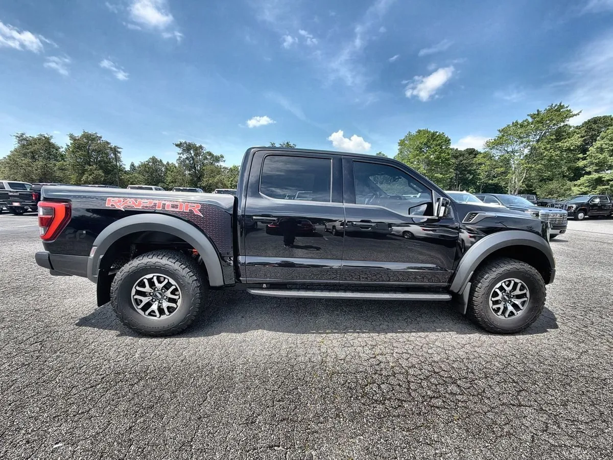 2023 Ford F-150 Raptor thumbnail 9