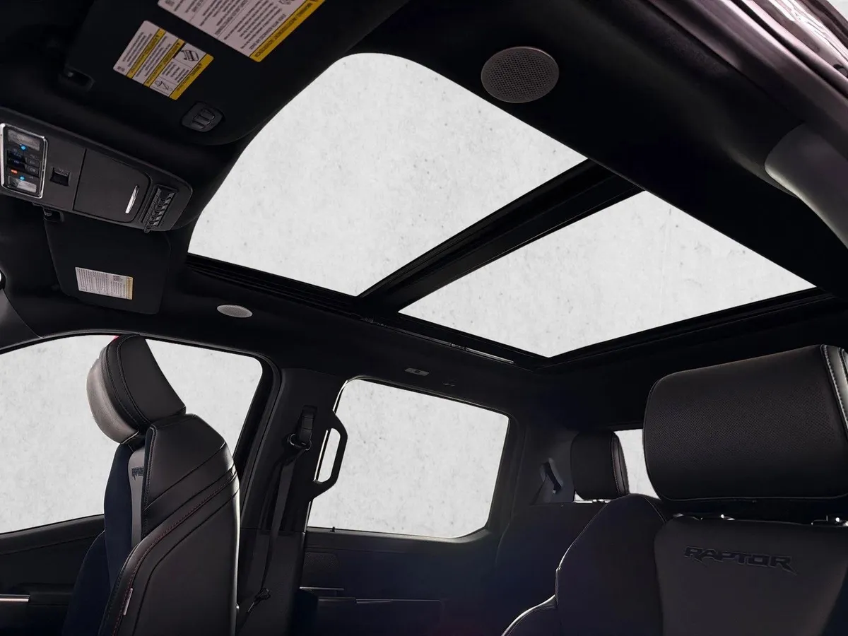 2023 Ford F-150 Raptor thumbnail 2