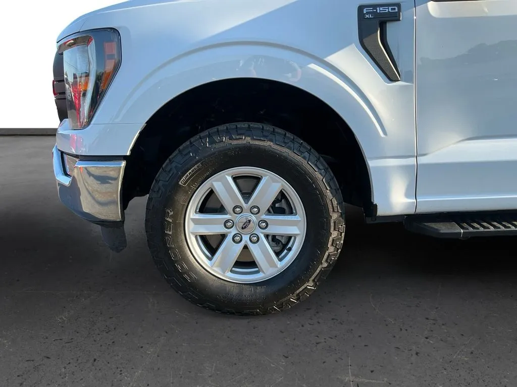2023 Ford F-150 XL thumbnail 13