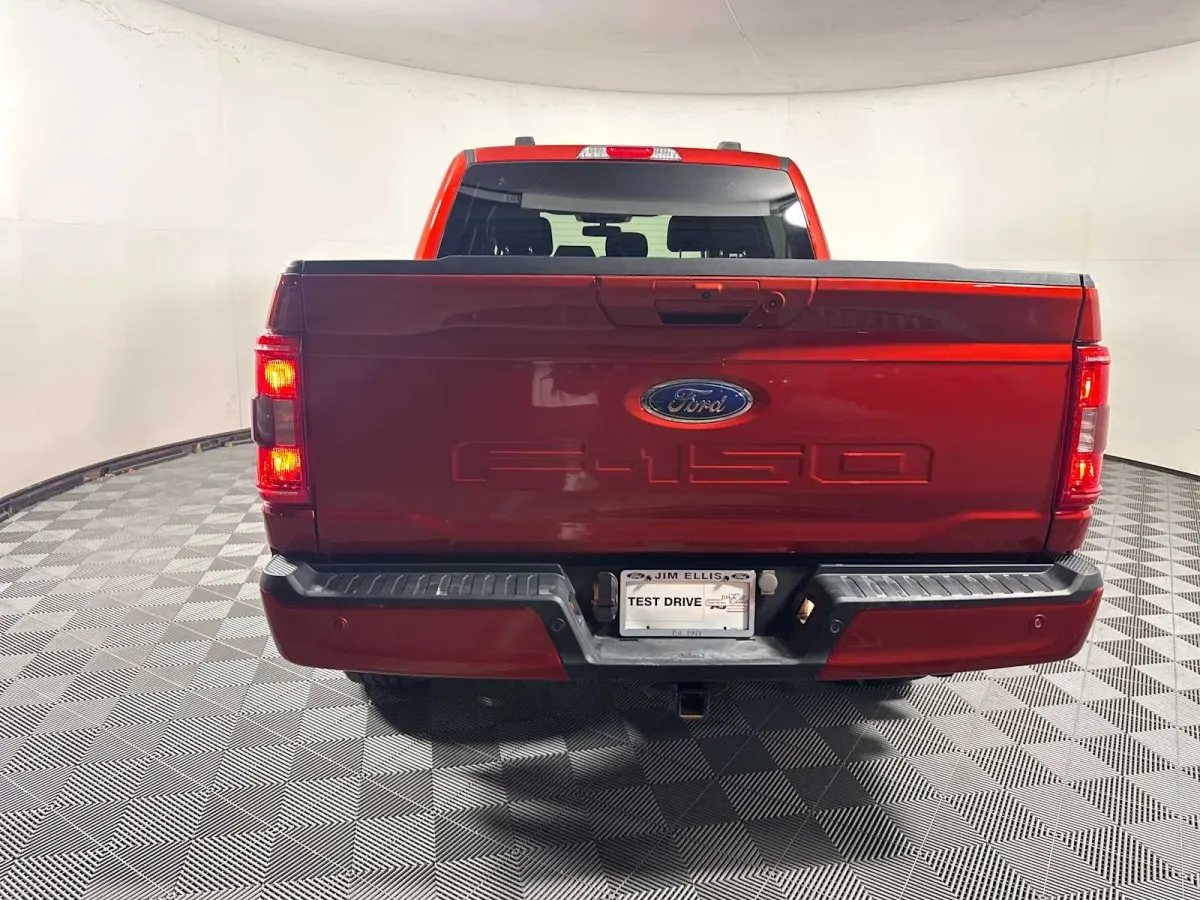 2023 Ford F-150 XLT thumbnail 11