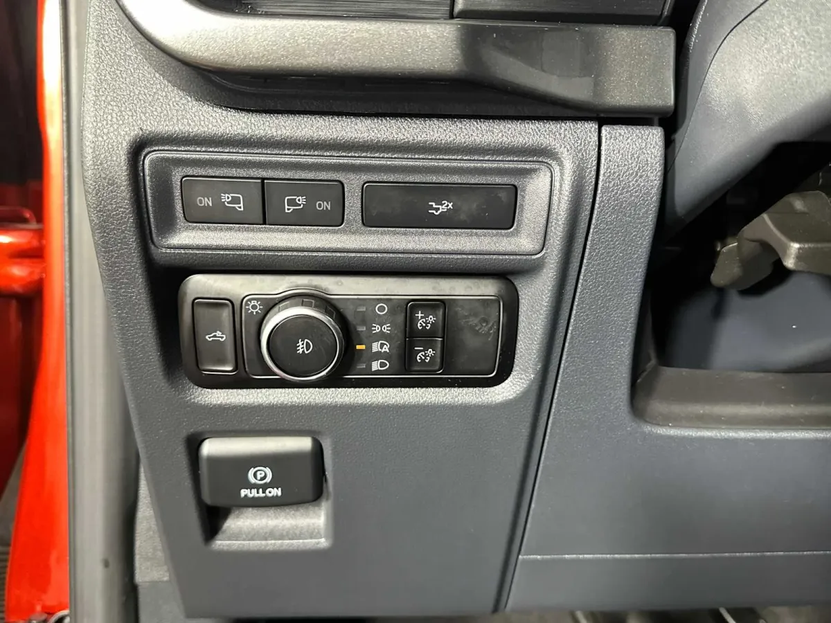 2023 Ford F-150 XLT thumbnail 35
