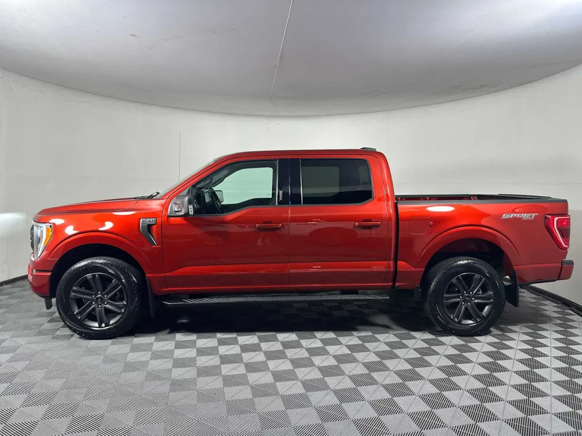 2023 Ford F-150 XLT thumbnail 8