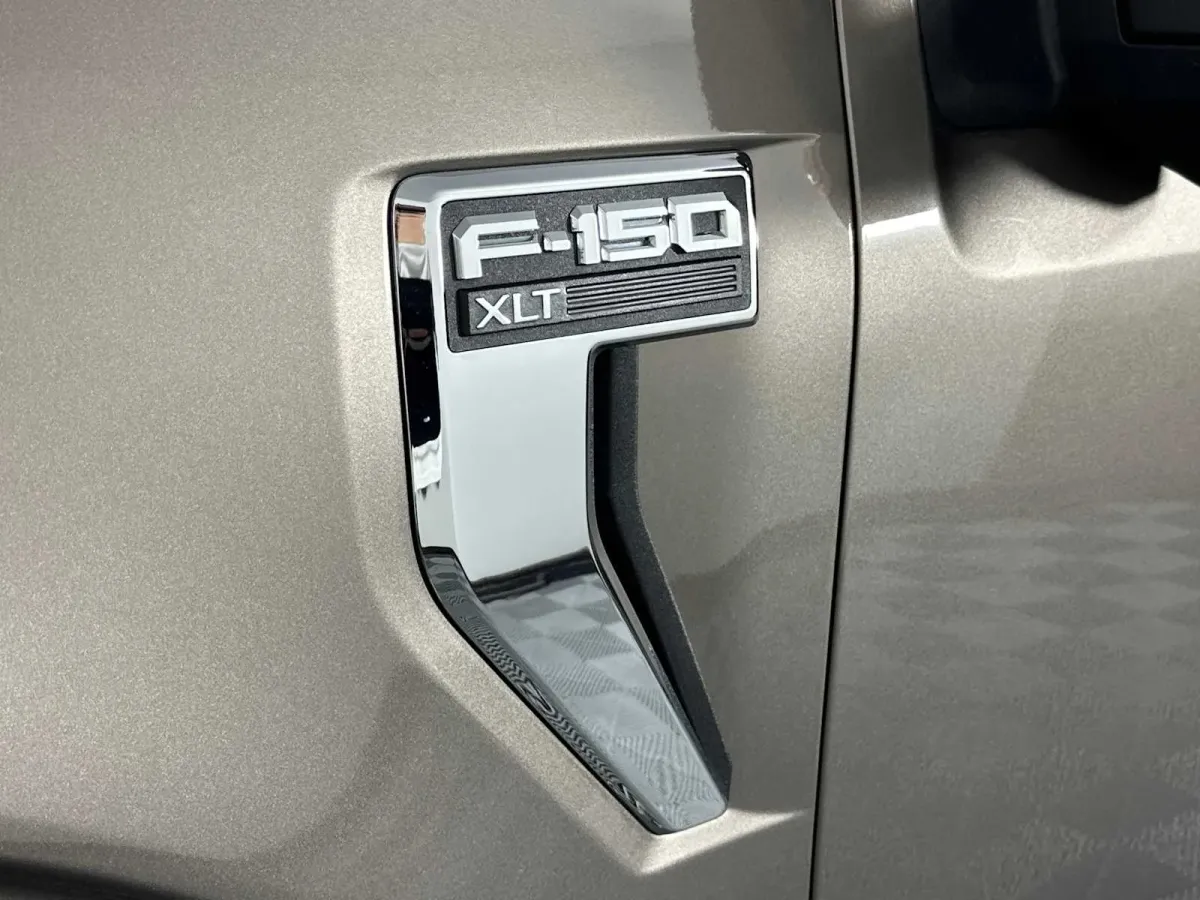 2023 Ford F-150 XLT thumbnail 17